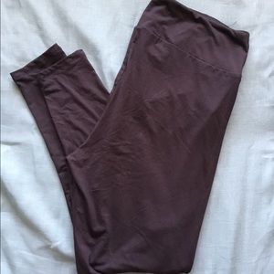 Lularoe Leggings !!!! TC 2 Fits sizes 18+